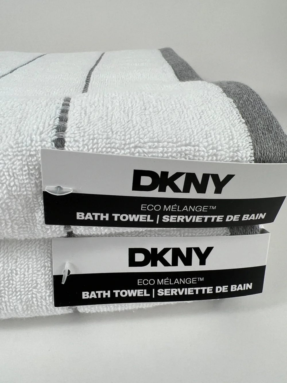 DKNY Bath Towels Eco-melange White Gray Plush Cotton Absorbent Set of 2 NEW